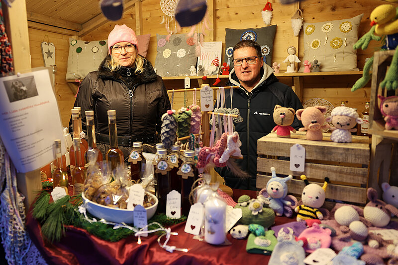 Weihnachtsmarkt-Louisenlund-Aussteller Zufriedene Aussteller auf dem Louisenlunder Weihnachtsmarkt
