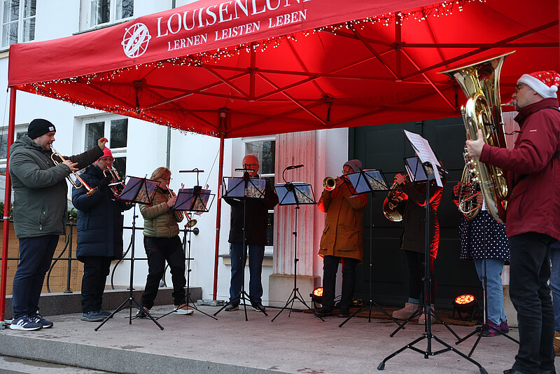 Weihnachtsmarkt-Louisenlund-Musik Verschiedene Gruppen aus der Region haben für die musikalische Untermalung des Weihnachtsmarktes gesorgt